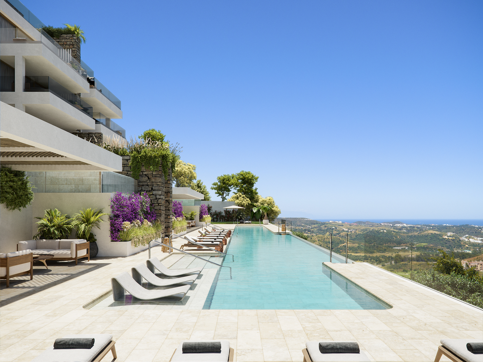 2_Alma_pool_side