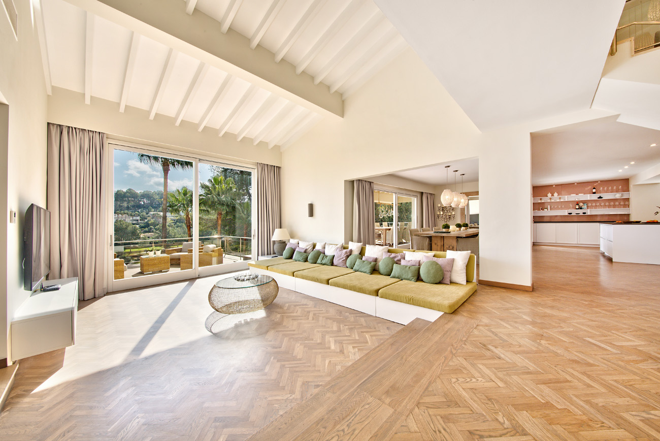 6037ffd12a5c49693f2fff9c