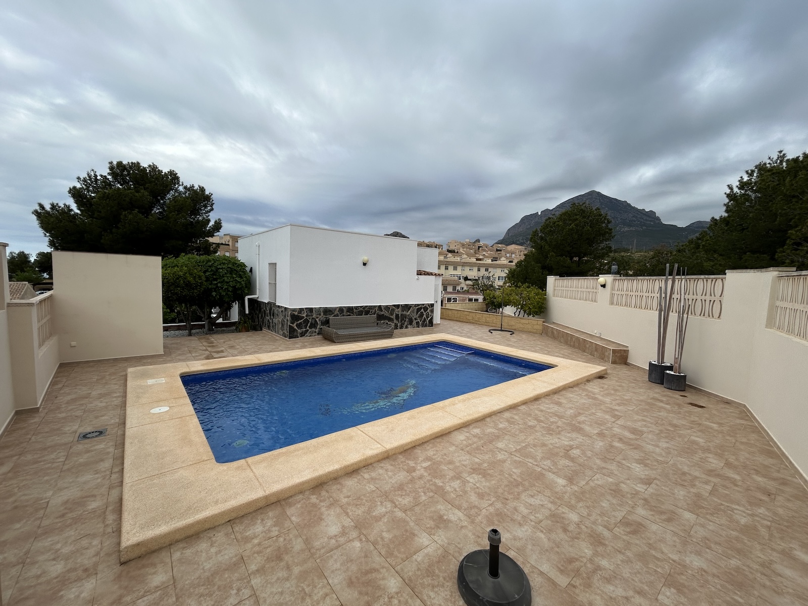 Property Image 1 Property Image 1