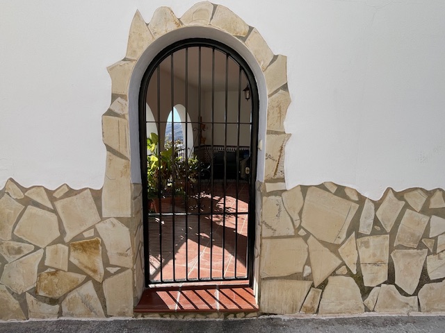 House in Canillas de Albaida - Image 4