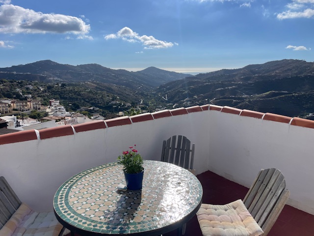 House in Canillas de Albaida - Image 2