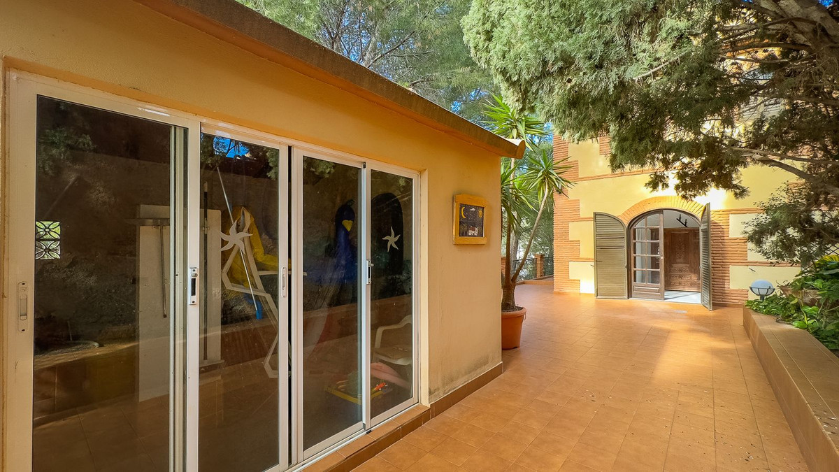 Detached Villa for sale in La Herradura €1490000 Ref R4229824