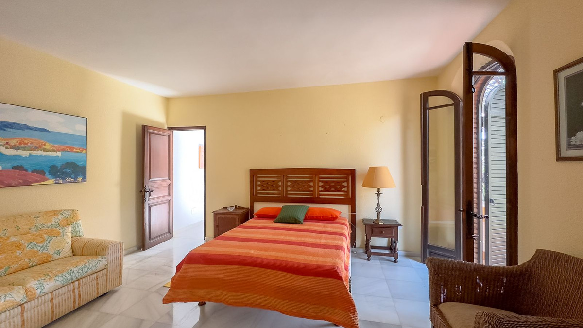 Detached Villa for sale in La Herradura €1490000 Ref R4229824