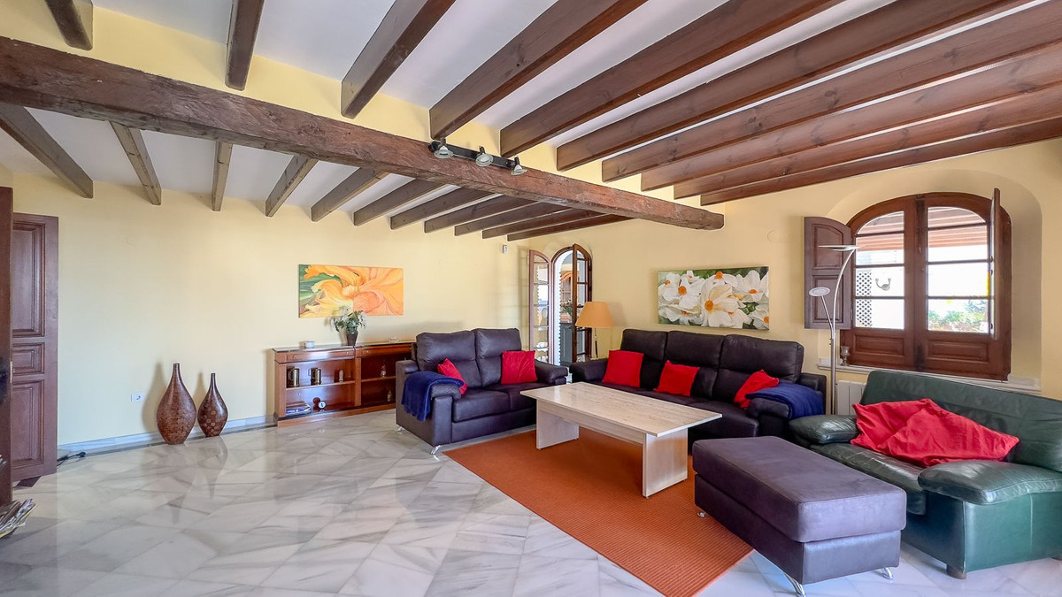 Detached Villa for sale in La Herradura €1490000 Ref R4229824