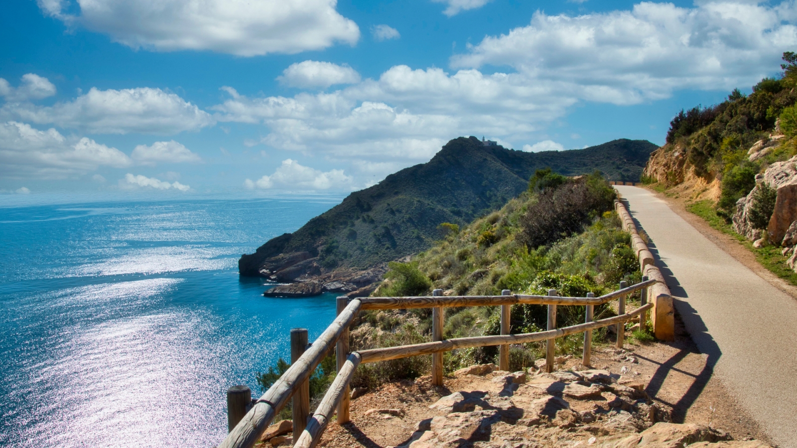 shutterstock 1566841300 - Alfaz del Pi