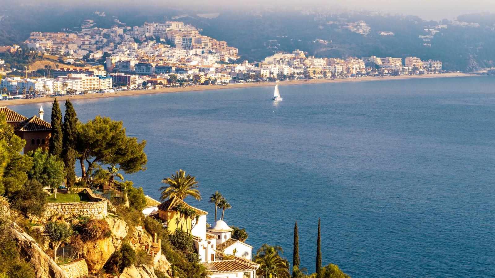 shutterstock 1627106551 - La Herradura