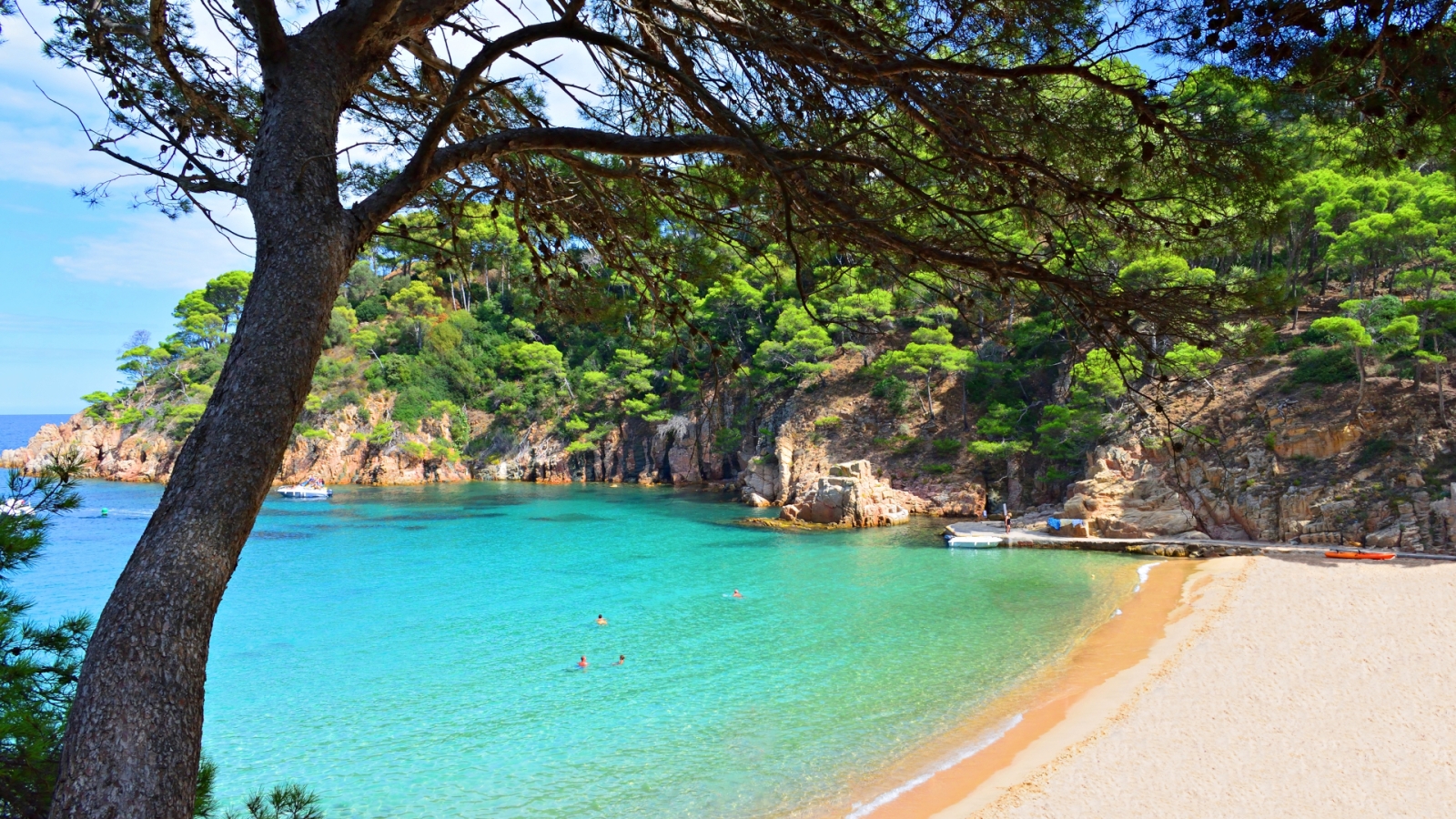 shutterstock 1663491931 - Begur