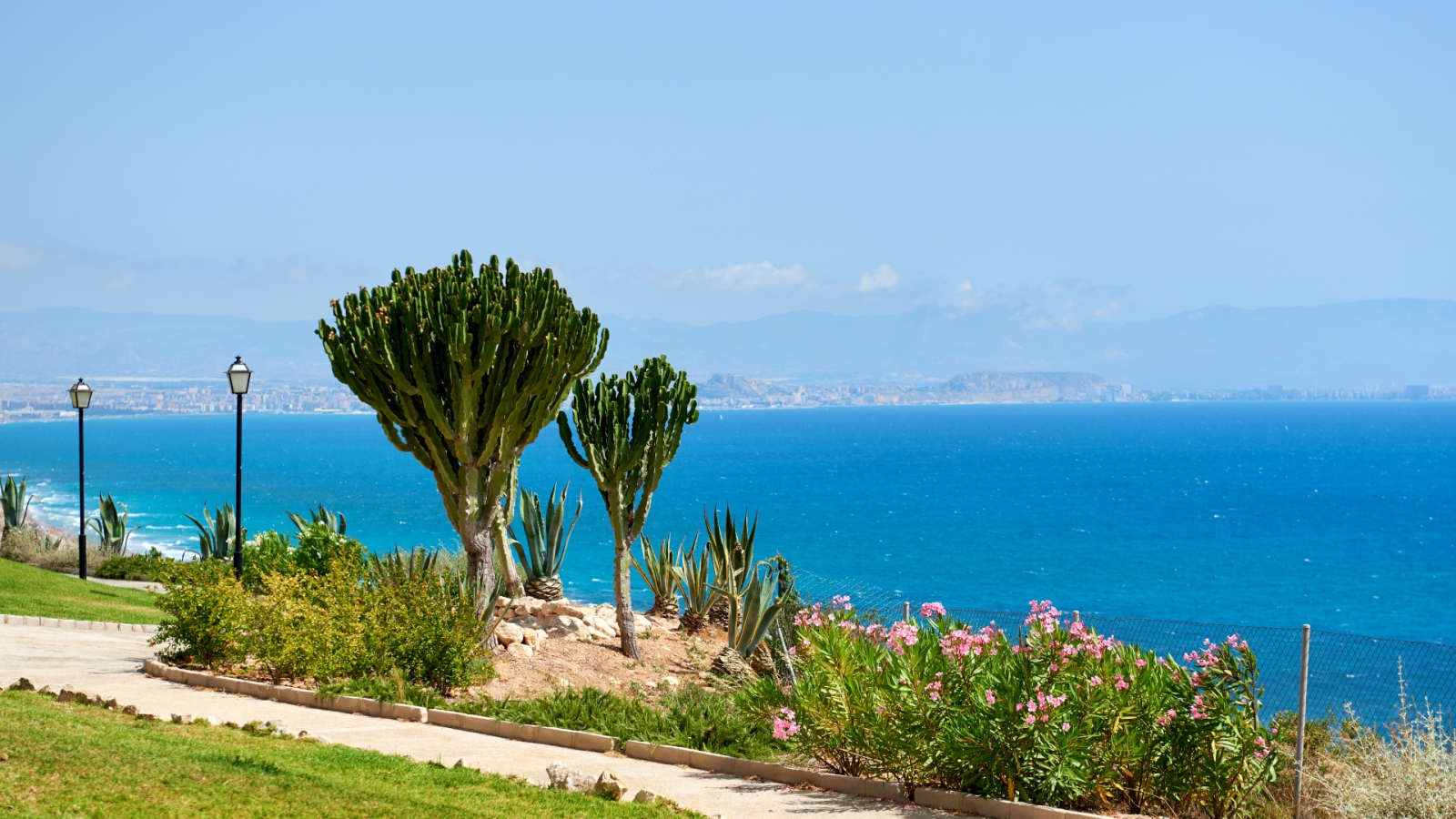 shutterstock 709391833 - Gran Alacant