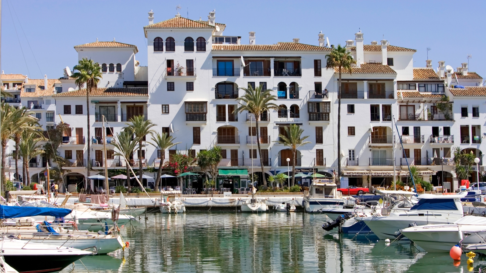 shutterstock 785843 - La Duquesa