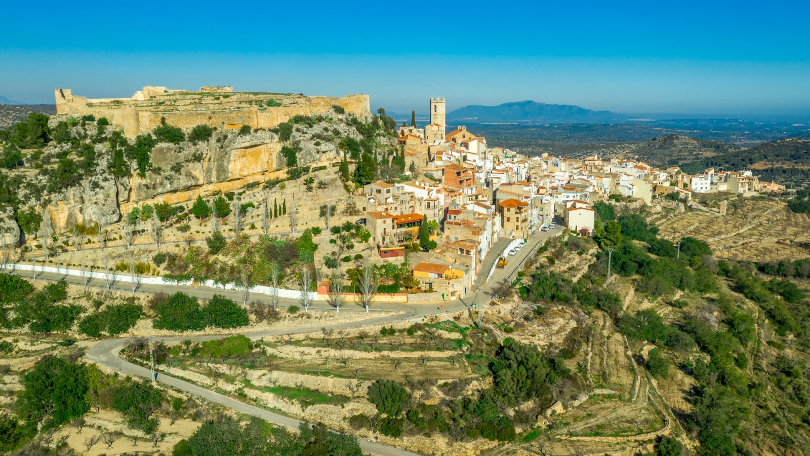 shutterstock_1628807767 - Cervera del Maestre castle