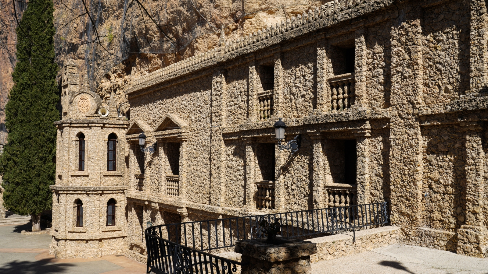 shutterstock 1681288879 - Santuario de la Virgen de la Esperanza, Calasparra