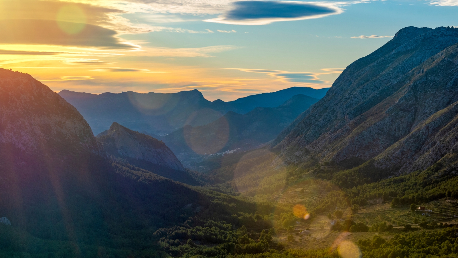 shutterstock 1586713087 - Sella