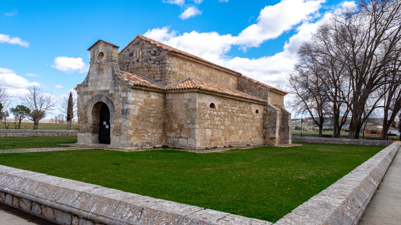 shutterstock 1758851030 - Alatoz