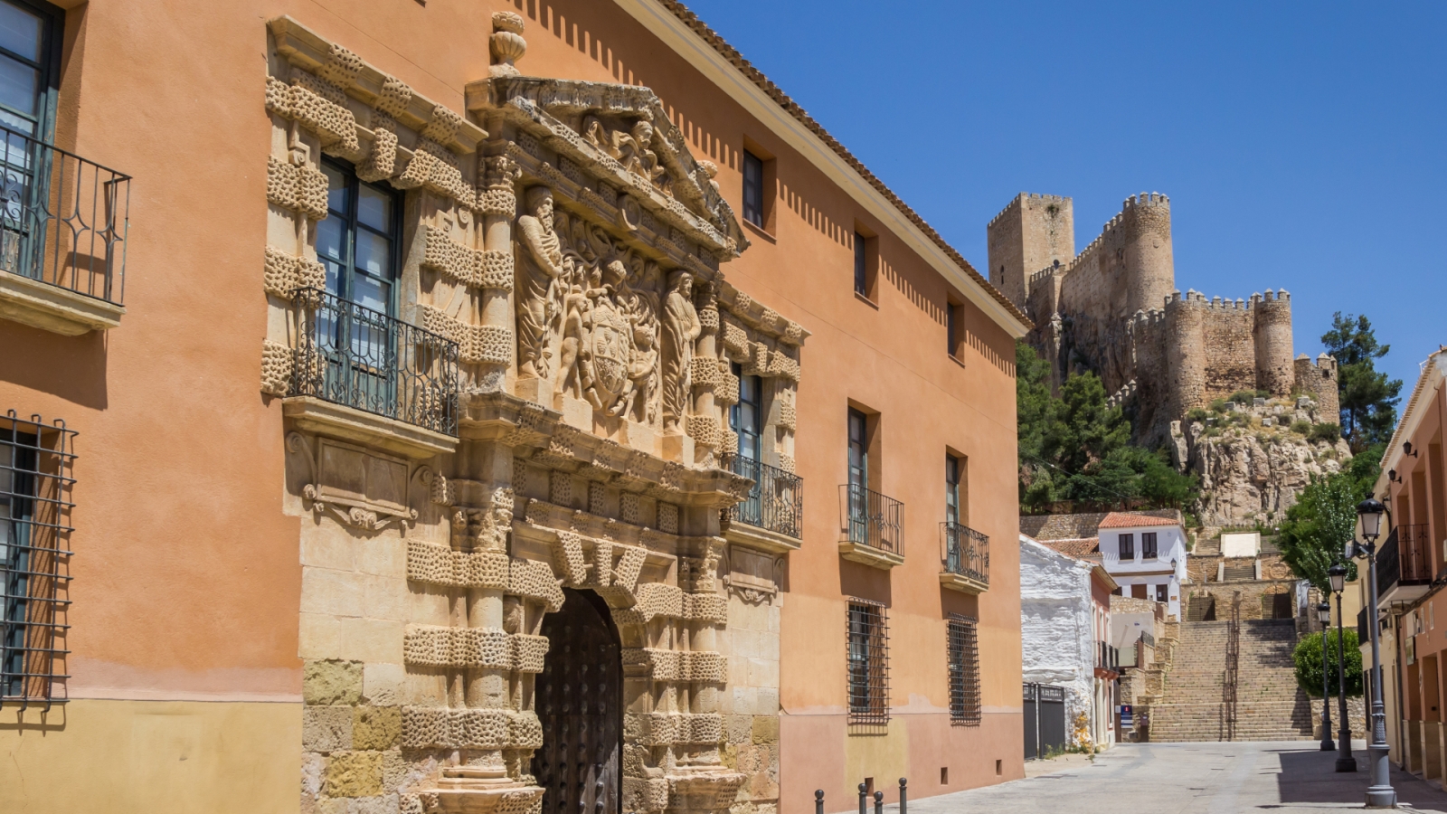 shutterstock 673468774 - Almansa