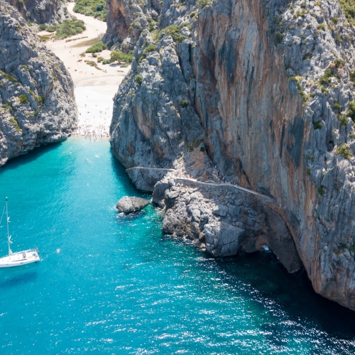 shutterstock 1449619139 - la bahía de Sa Calobra, Mallorca