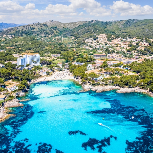 shutterstock 2004995510 - Font de Sa Cala