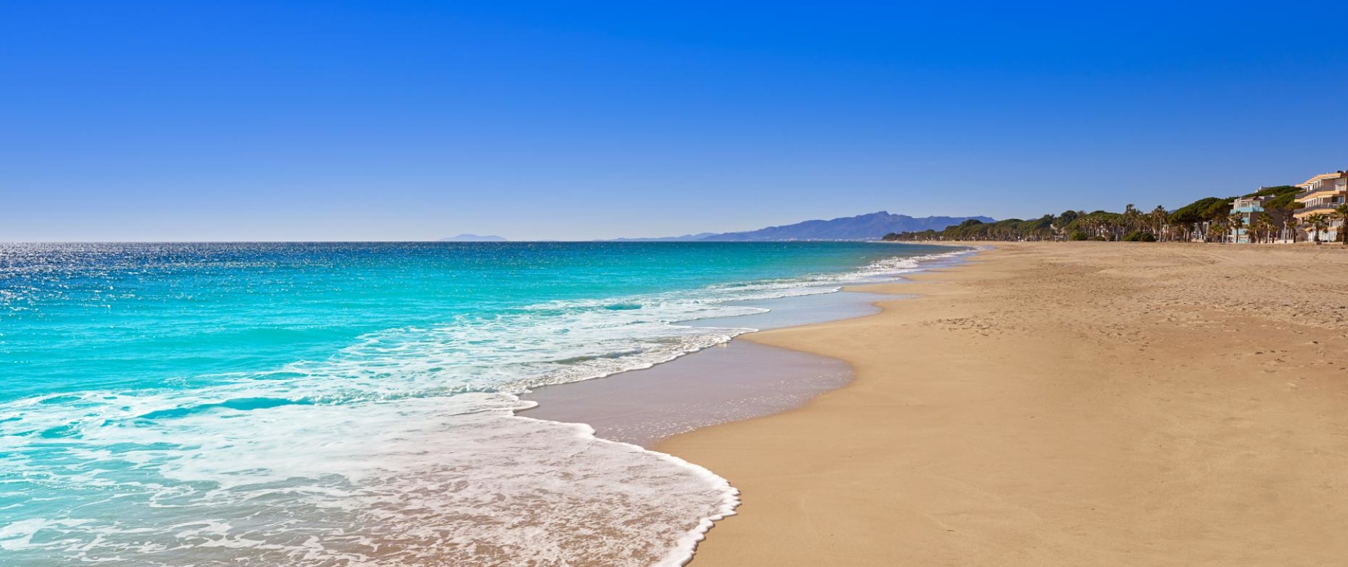 shutterstock 1345277630 - Playa de San Pere, Cambrils